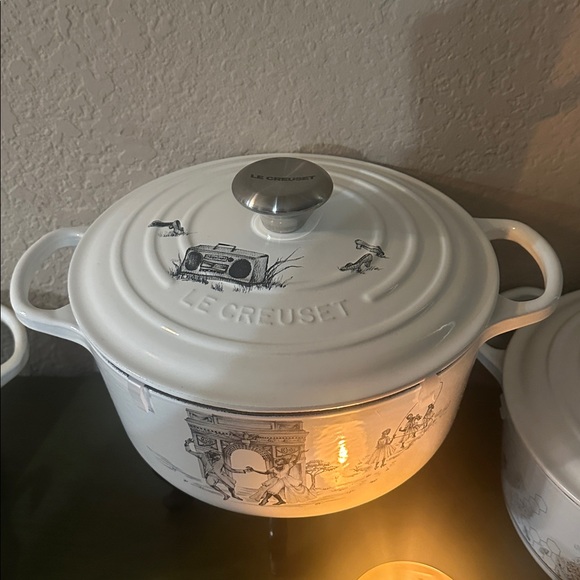 Limited Edition  Sheila Bridges Le Creuset Cast Iron Dutch Oven - Picture 2 of 5